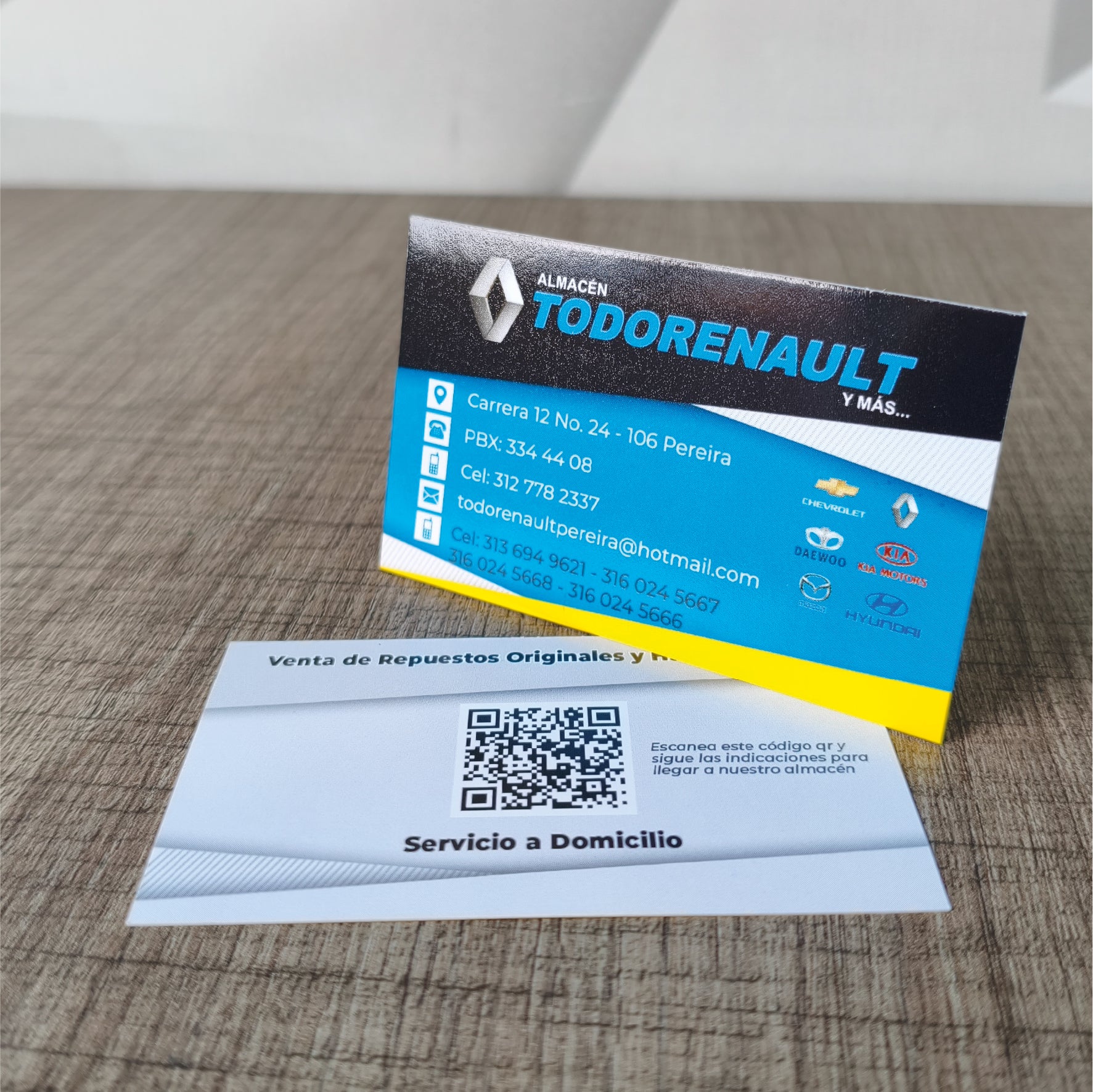 1.000 Tarjetas de Presentación Barnizadas